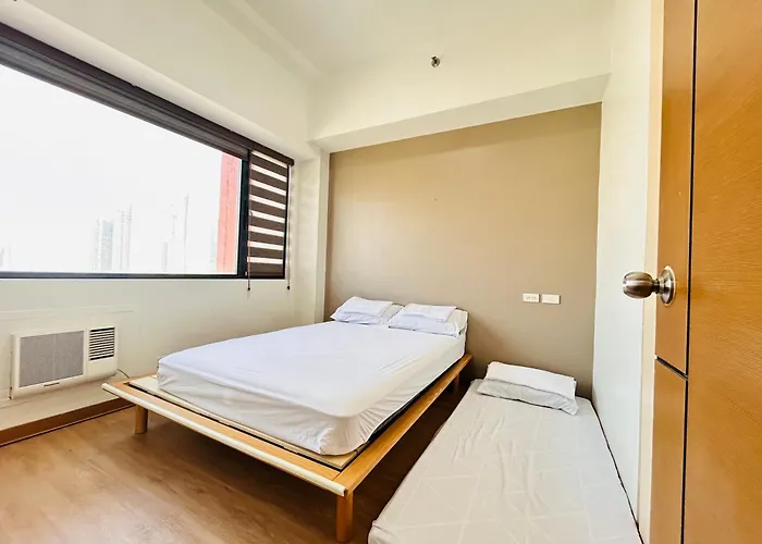 Ace Next To The Water - Budget Family Manila